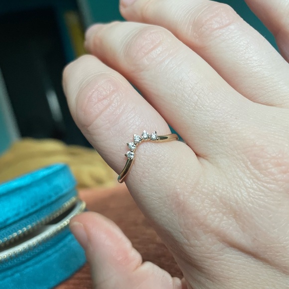 Antoinette Contoured Diamond Band - Picture 4 of 4